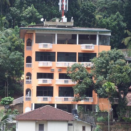 Majestic Tourist Hotel Kandy Exterior photo