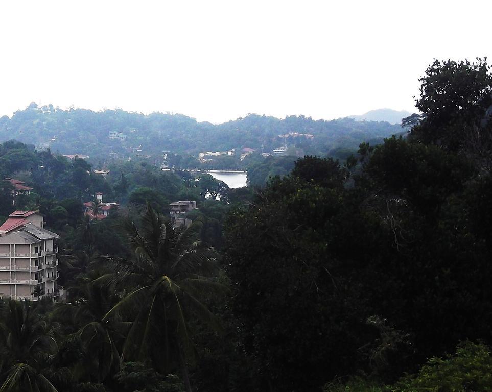 Majestic Tourist Hotel Kandy Exterior photo